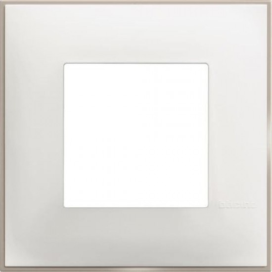 105000565 Bticino РАМКА-1 2М Classia БЯЛ САТЕН R4802WS LEGRAND