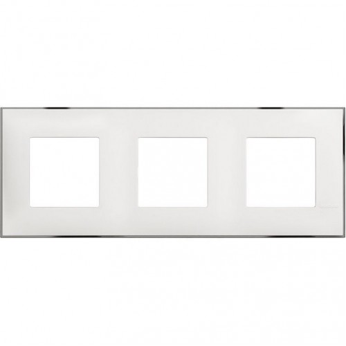 1050500 BTICINO CLASSIA РАМКА-3 6Модула БЯЛО/ХРОМ R4802M3WR LEGRAND